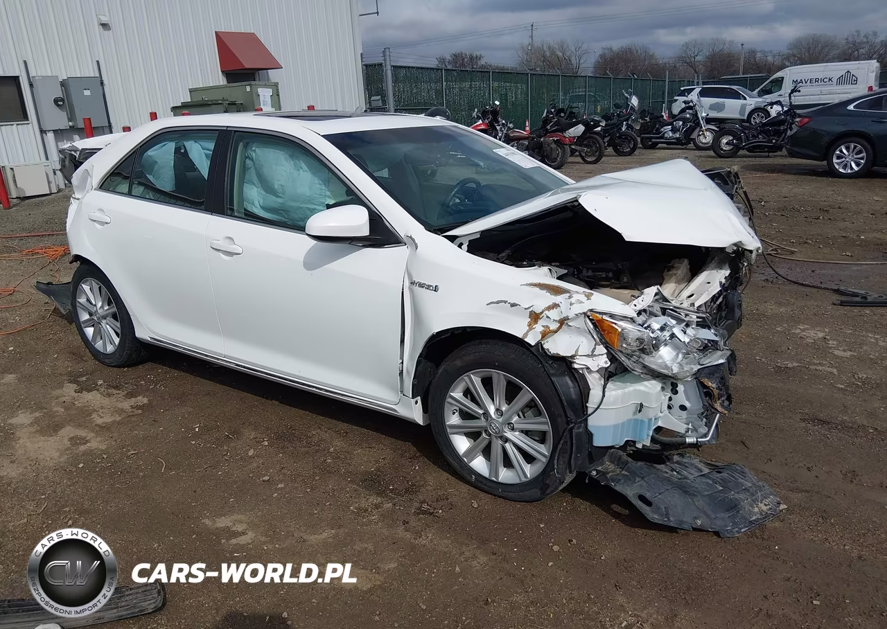 2014 Toyota Camry Hybrid Xle