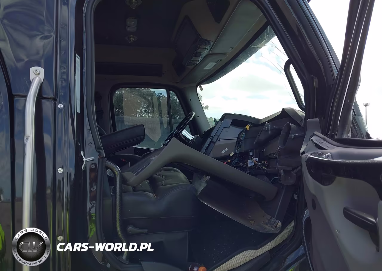 2023 Freightliner M2 106 VIN:3ALACVFE6PDNW1868 - 19