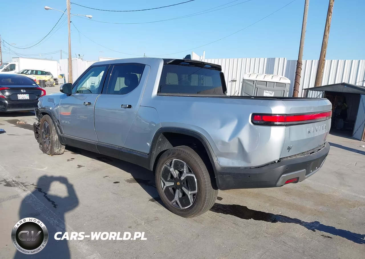 2024 Rivian R1T Adventure Dual Motor Large Pack-Adventure Dual Motor Perf Large Pack VIN:7FCTGBAA7RN030439 - 3