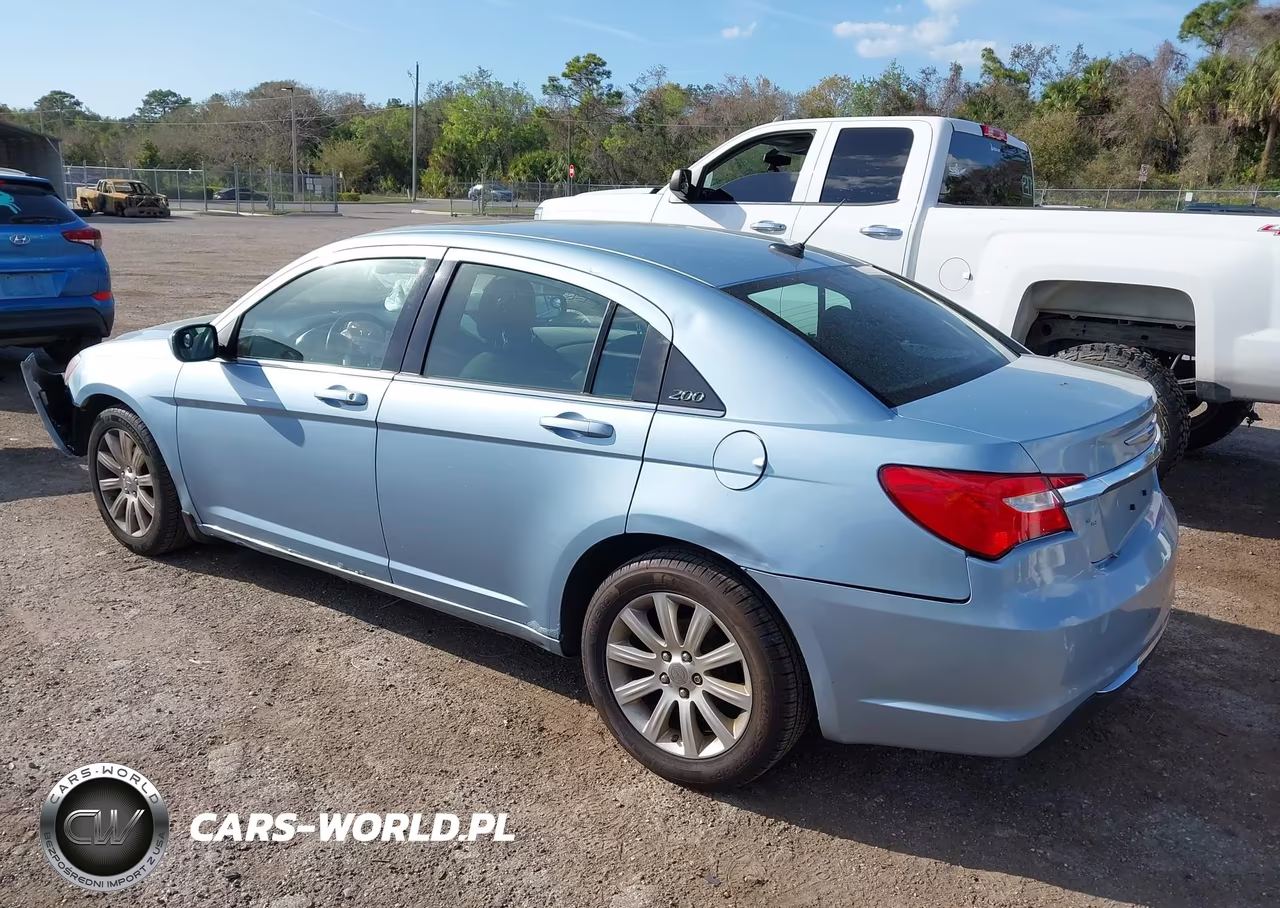 2012 Chrysler 200 Touring VIN:1C3CCBBB4CN174051 - 3