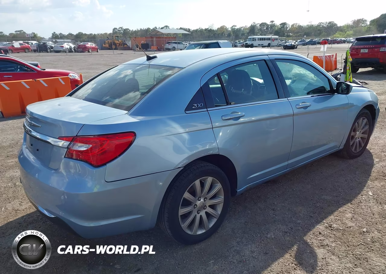 2012 Chrysler 200 Touring VIN:1C3CCBBB4CN174051 - 4
