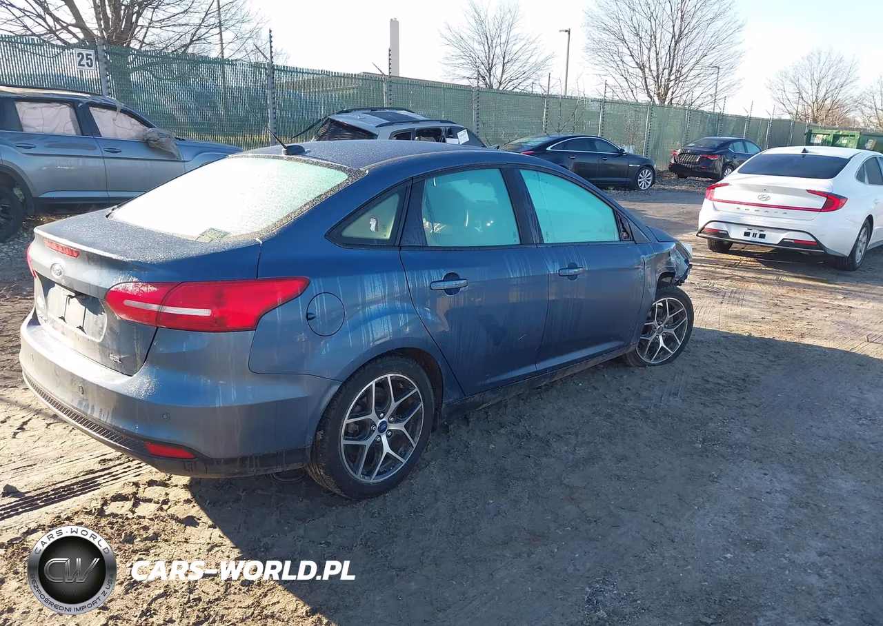 2018 Ford Focus Sel VIN:1FADP3H29JL298185 - 4