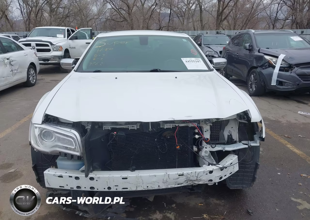 2019 Chrysler 300 Limited VIN:2C3CCAEG2KH527962 - 13