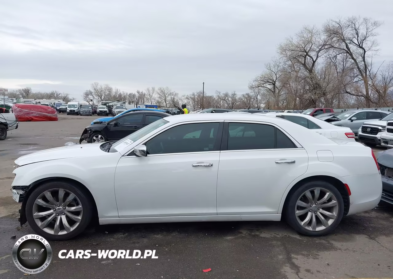 2019 Chrysler 300 Limited VIN:2C3CCAEG2KH527962 - 15