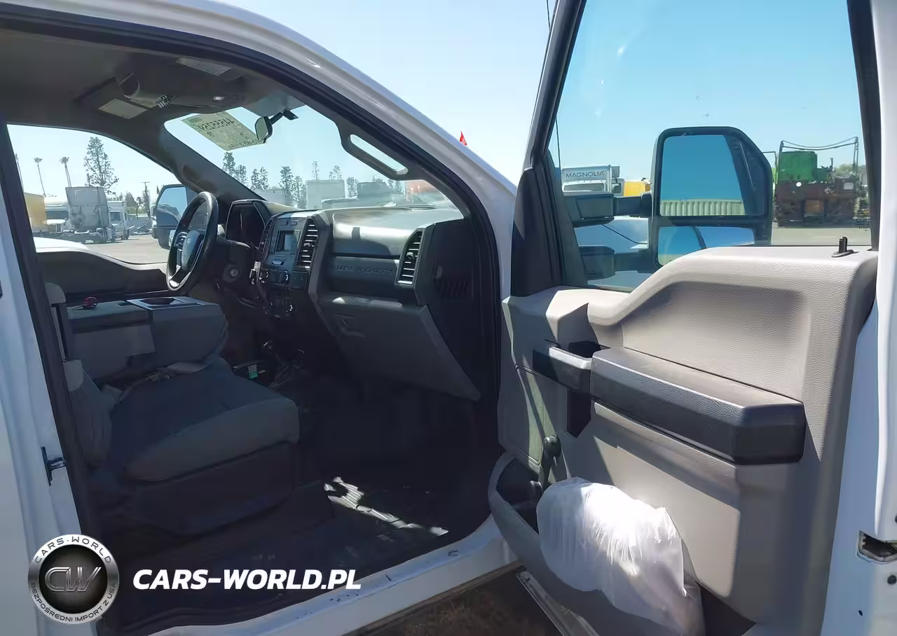 2018 Ford F-350 Chassis Lariat-Xl-Xlt