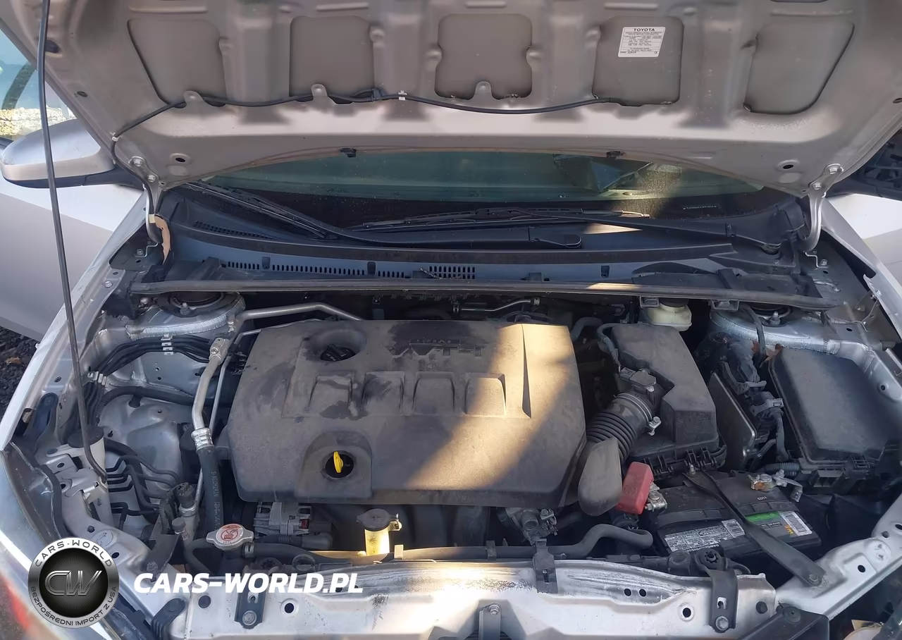 2018 Toyota Corolla Le VIN:5YFBURHEXJP753558 - 10