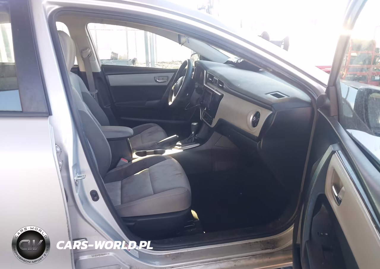 2018 Toyota Corolla Le VIN:5YFBURHEXJP753558 - 5