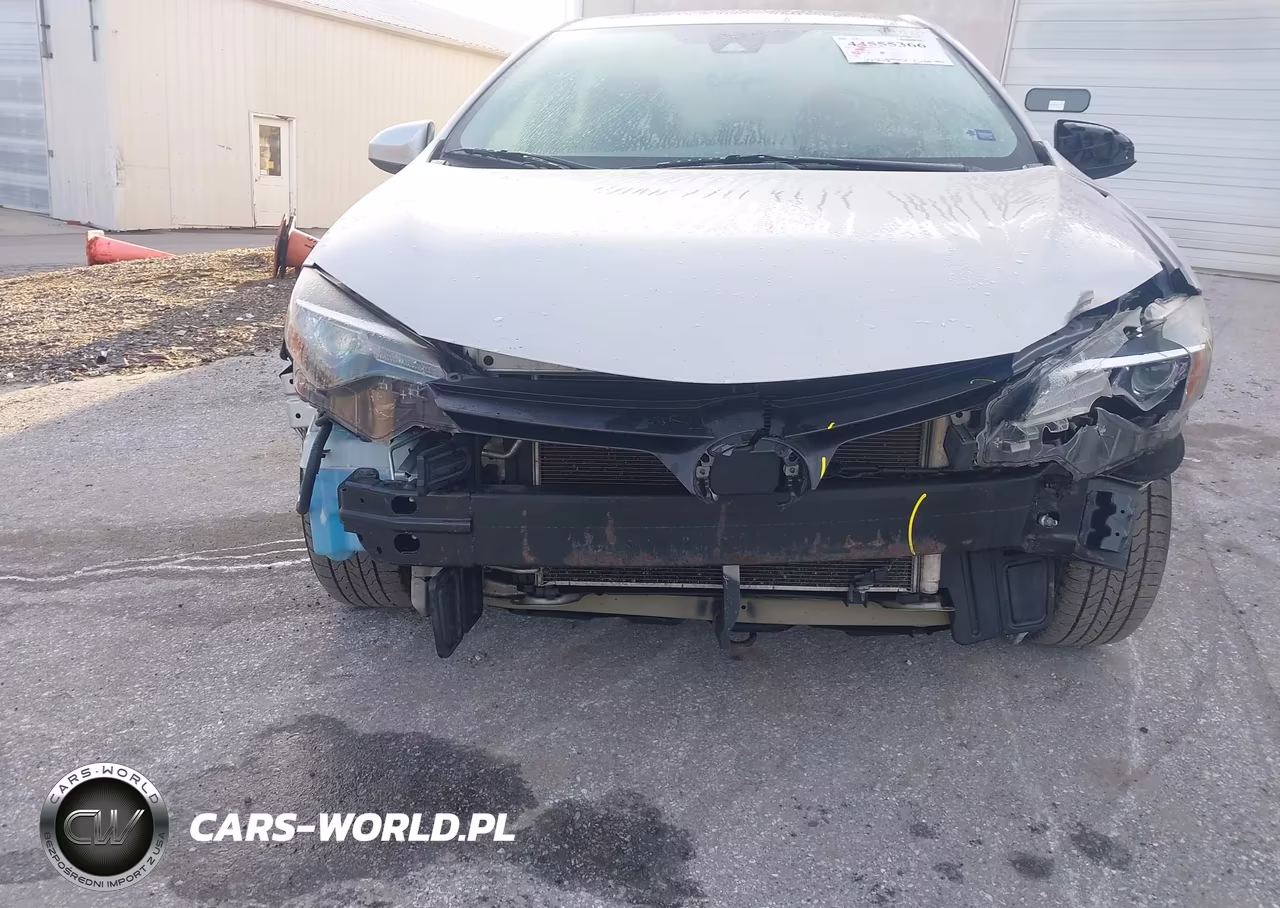 2018 Toyota Corolla Le VIN:5YFBURHEXJP753558 - 6