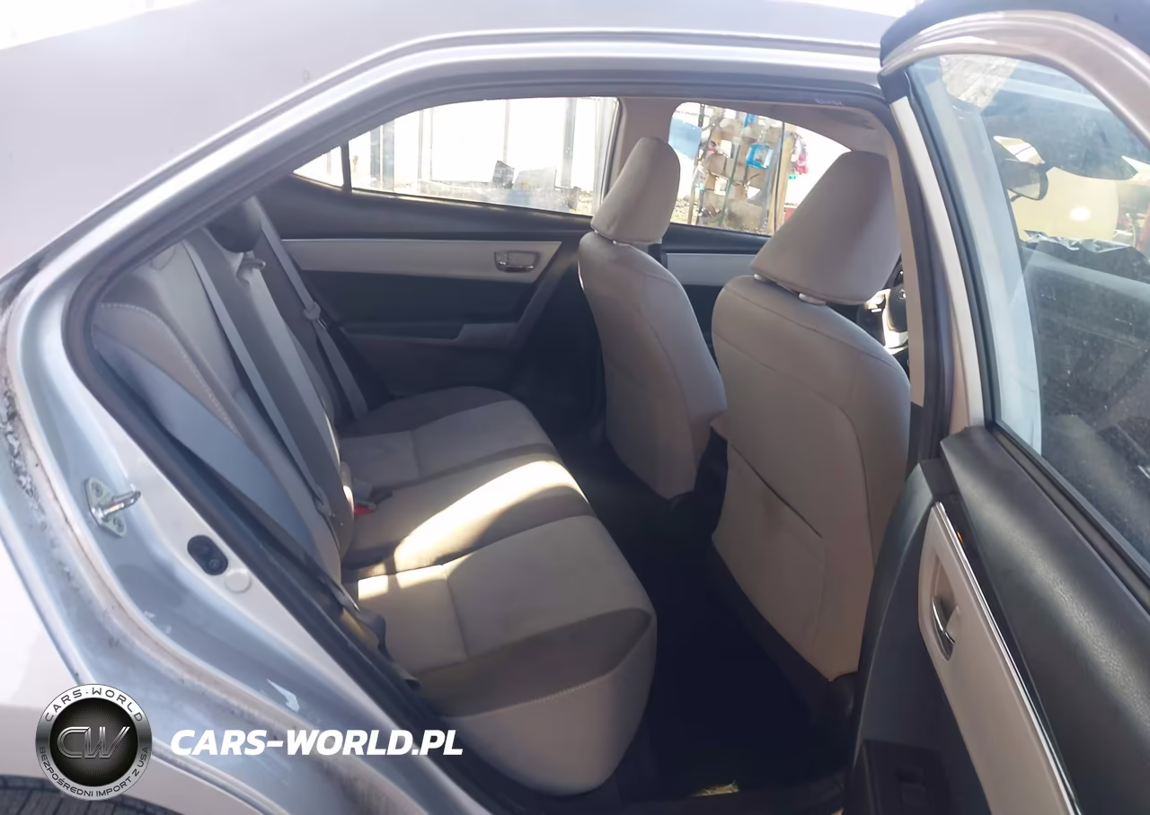 2018 Toyota Corolla Le VIN:5YFBURHEXJP753558 - 8