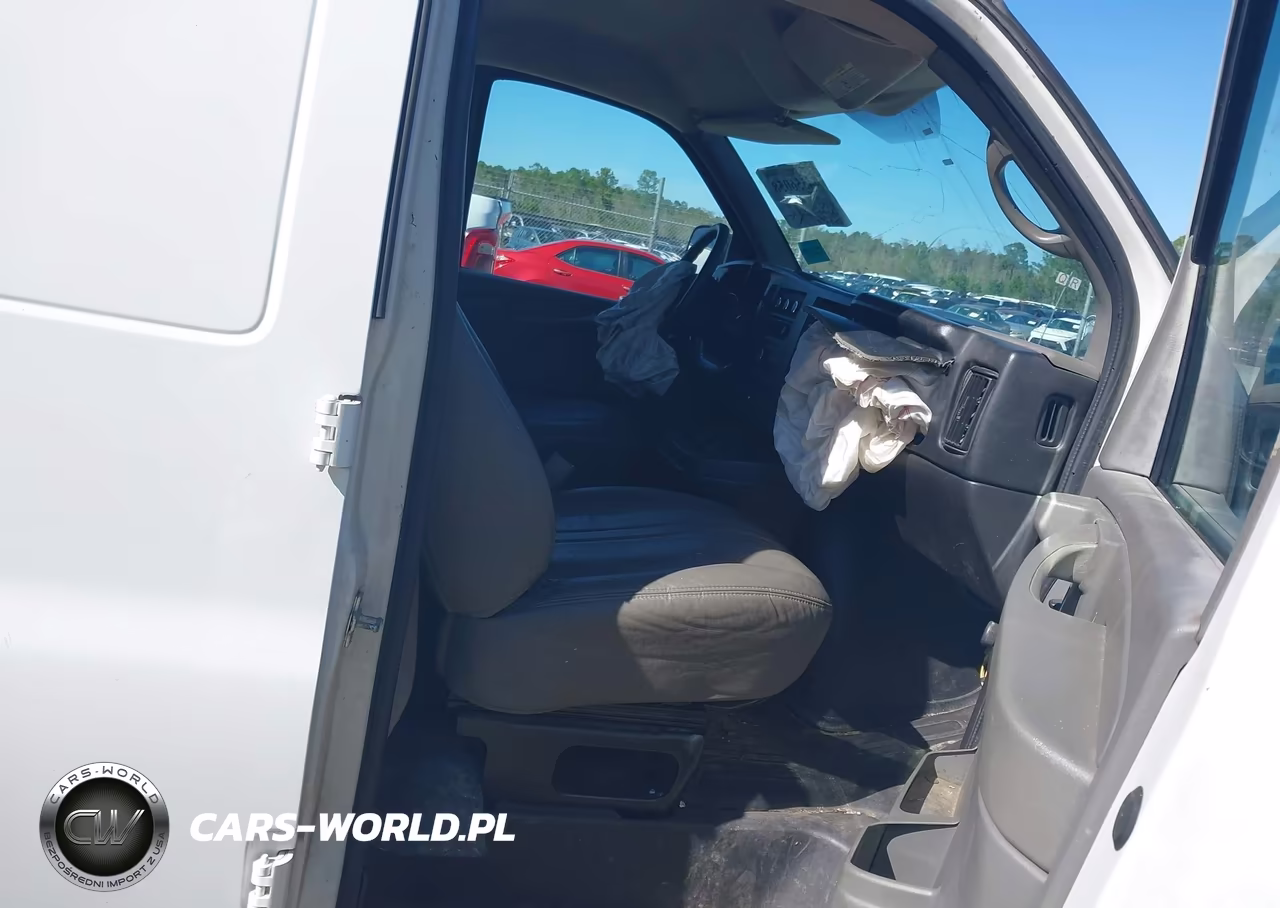2012 Chevrolet Express 2500 Work Van VIN:1GCWGGFA1C1116403 - 5