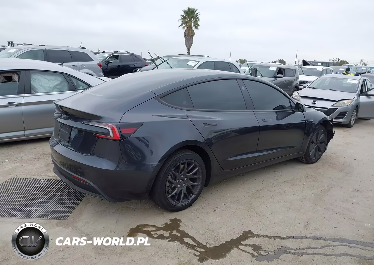 2026 Tesla Model 3 Premium Rear-Wheel Drive-Standard Rear-Wheel Drive VIN:5YJ3E1EA0TF122840 - 4