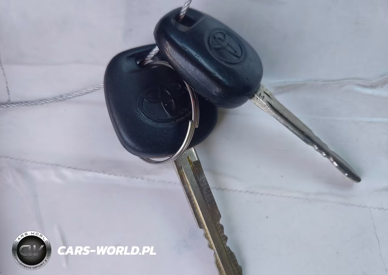 2017 Toyota Corolla L VIN:5YFBURHE2HP693429 - 11
