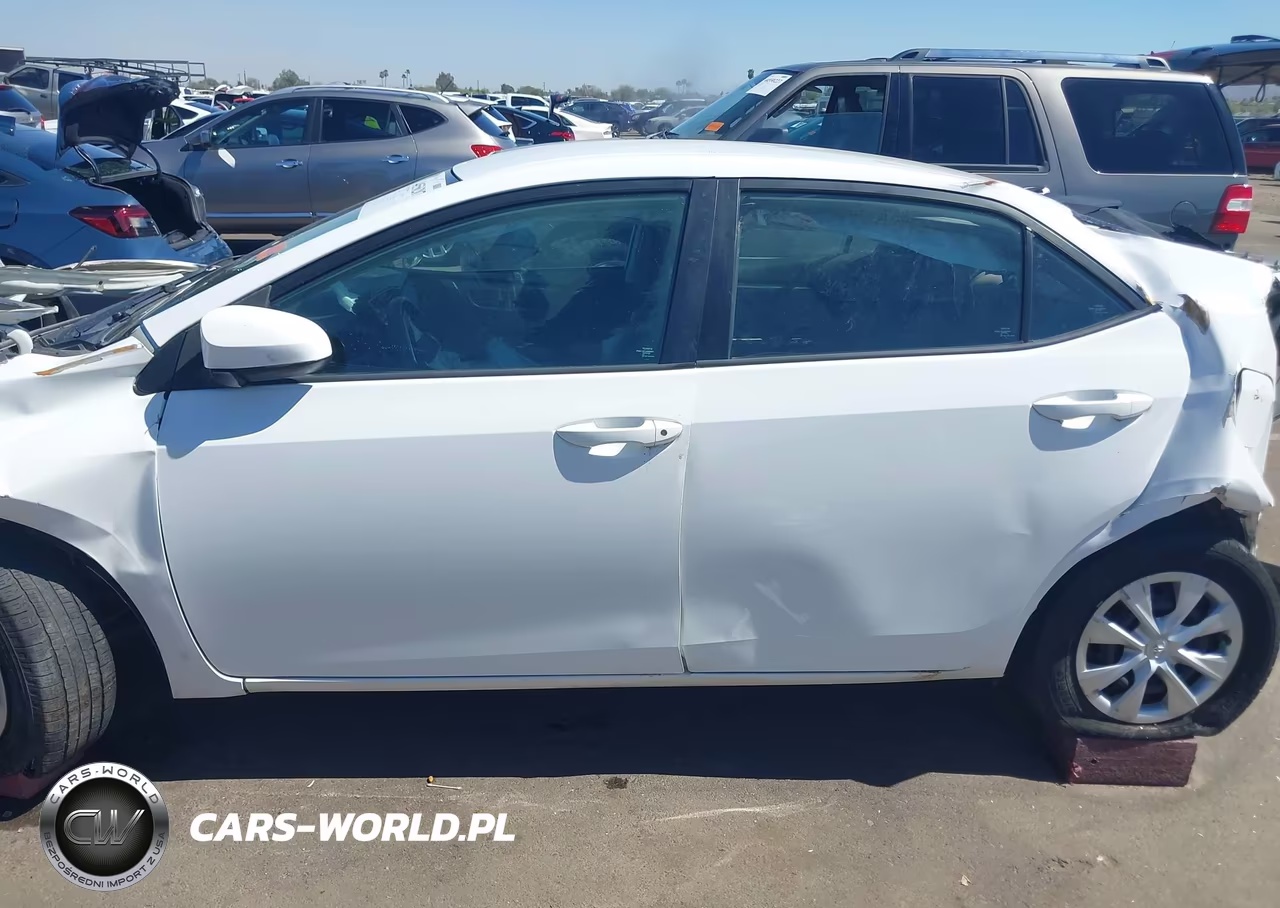 2017 Toyota Corolla L VIN:5YFBURHE2HP693429 - 14