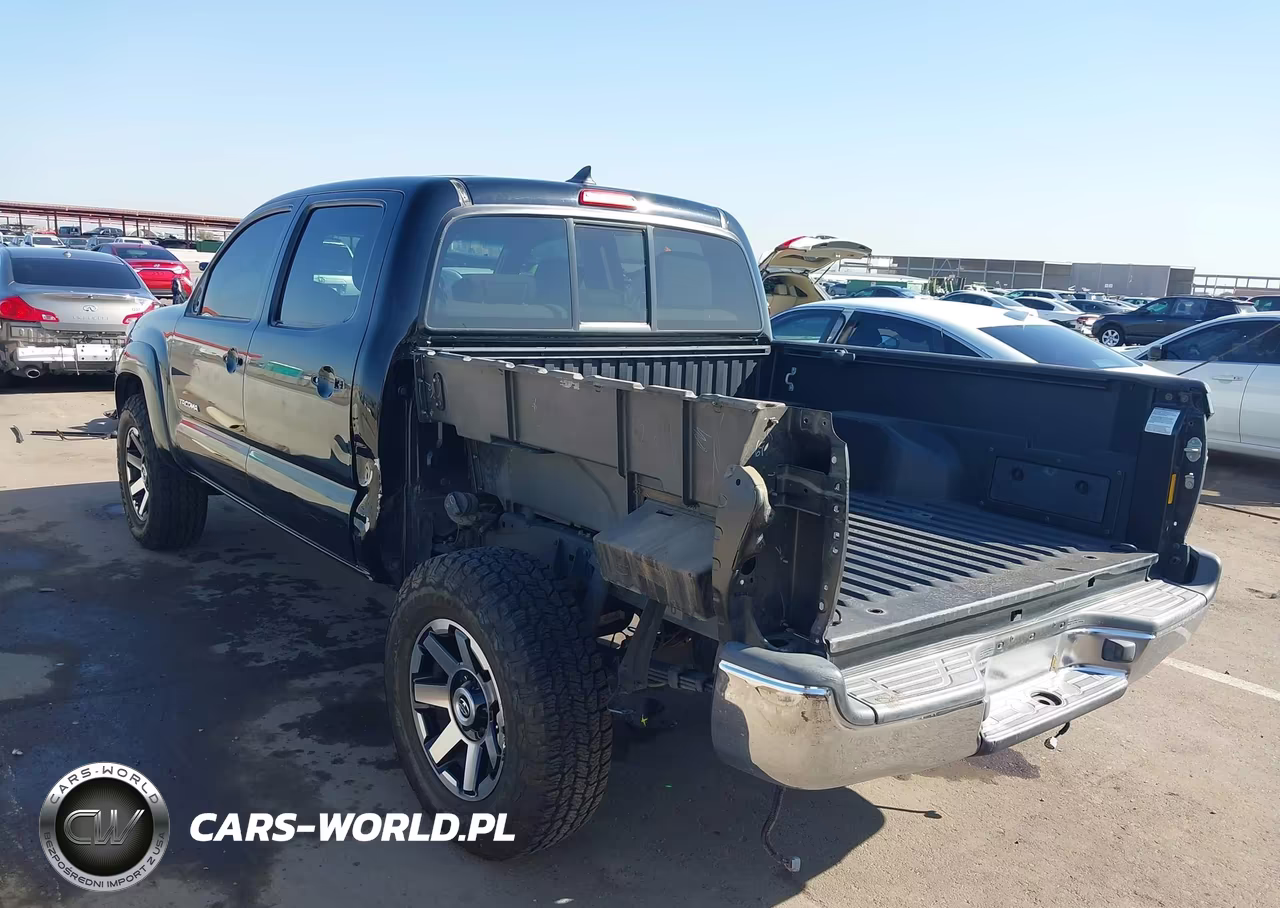 2015 Toyota Tacoma Prerunner V6 VIN:5TFJU4GN5FX081434 - 3