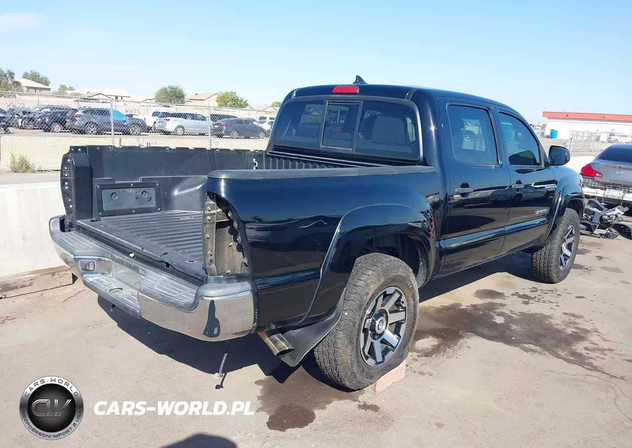 2015 Toyota Tacoma Prerunner V6 VIN:5TFJU4GN5FX081434 - 4