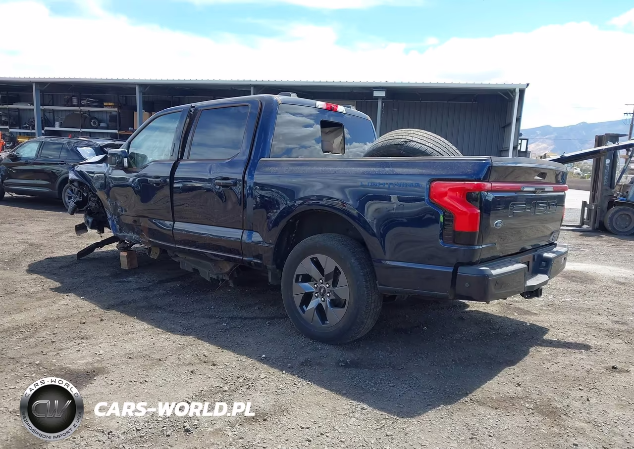 2022 Ford F-150 Lightning Lariat VIN:1FTVW1EL9NWG15390 - 3