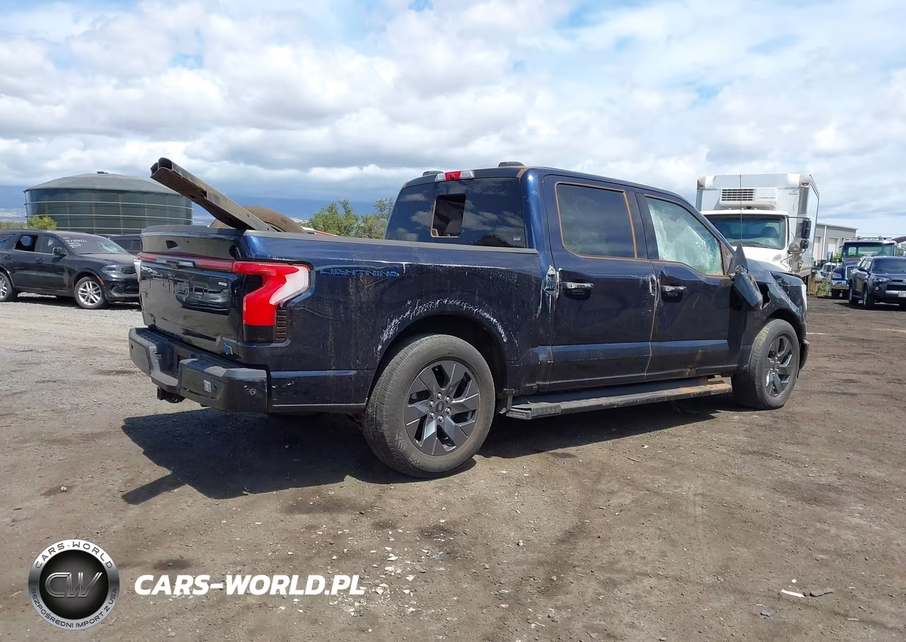 2022 Ford F-150 Lightning Lariat VIN:1FTVW1EL9NWG15390 - 4