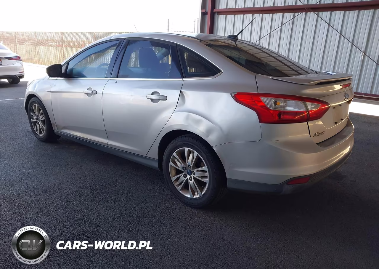 2012 Ford Focus Sel VIN:1FAHP3H2XCL387946 - 3