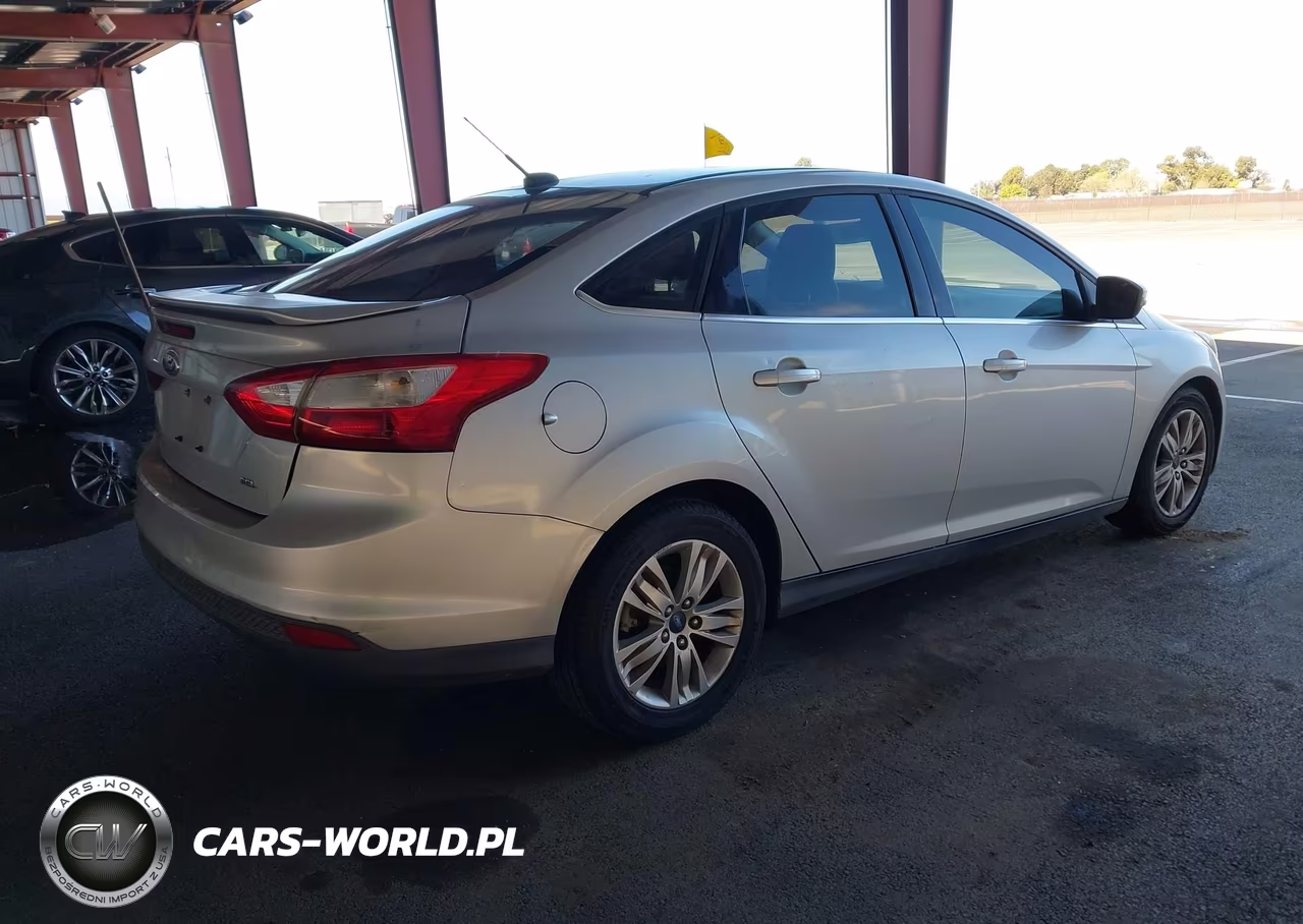 2012 Ford Focus Sel VIN:1FAHP3H2XCL387946 - 4