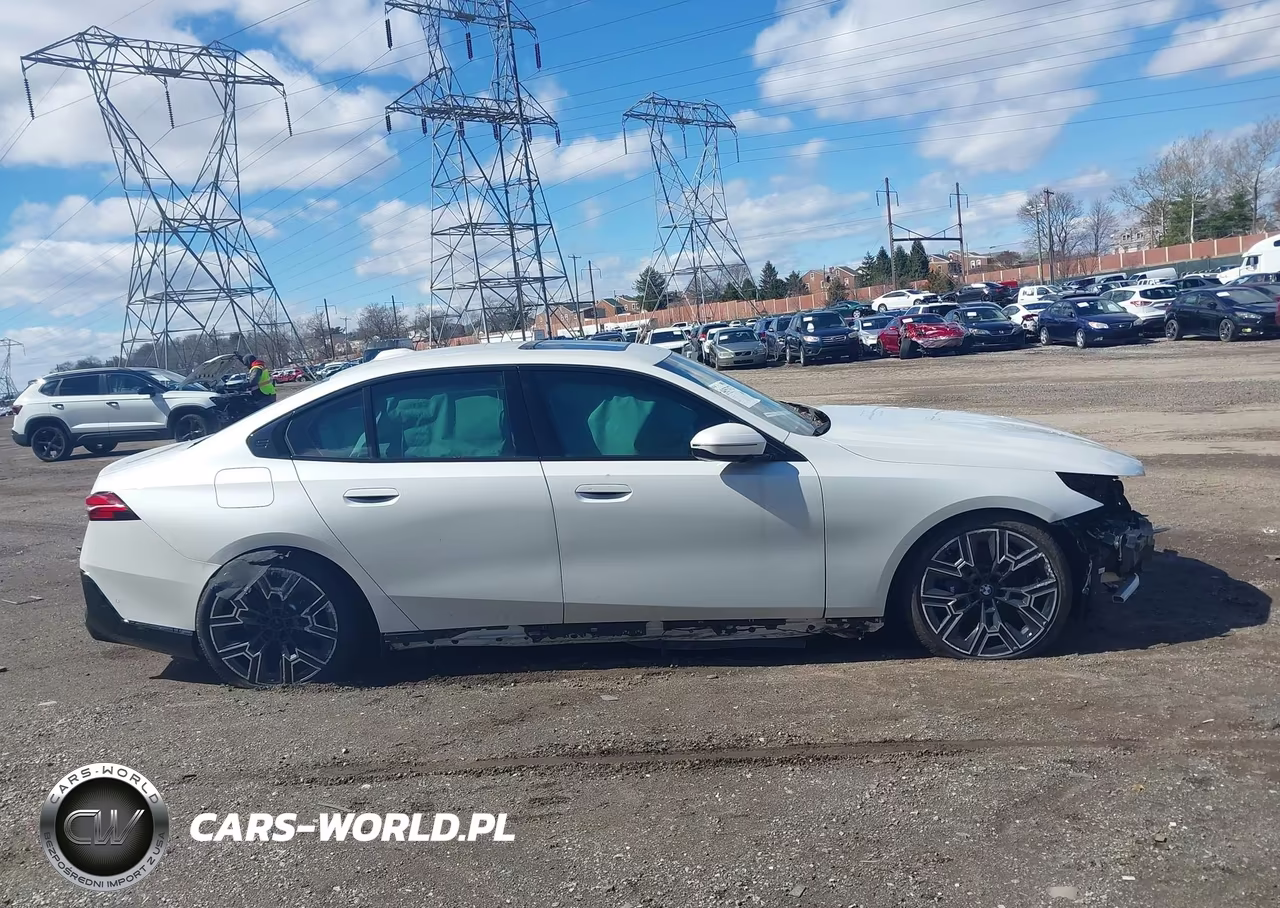 2025 BMW 530I xDrive VIN:WBA53FJ00SCU15462 - 14