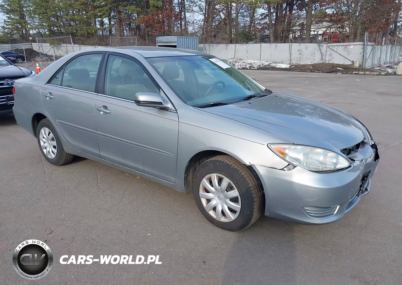 2005 Toyota Camry Le – zdjęcie 1 z 18
