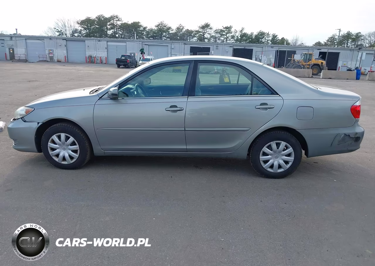 2005 Toyota Camry Le VIN:4T1BE32K65U607574 - 15
