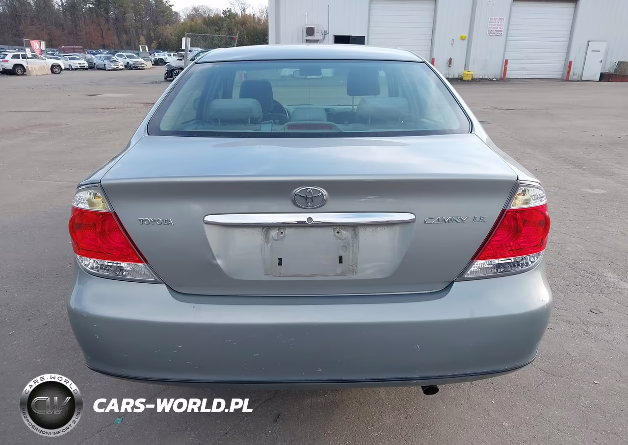 2005 Toyota Camry Le VIN:4T1BE32K65U607574 - 17