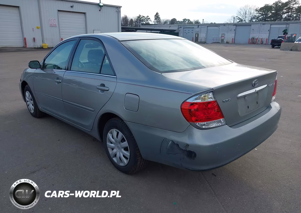 2005 Toyota Camry Le VIN:4T1BE32K65U607574 - 3