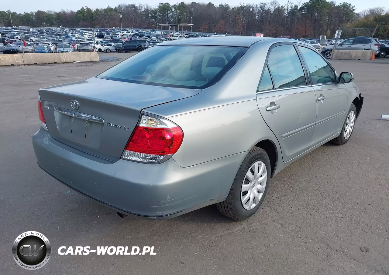 2005 Toyota Camry Le VIN:4T1BE32K65U607574 - 4