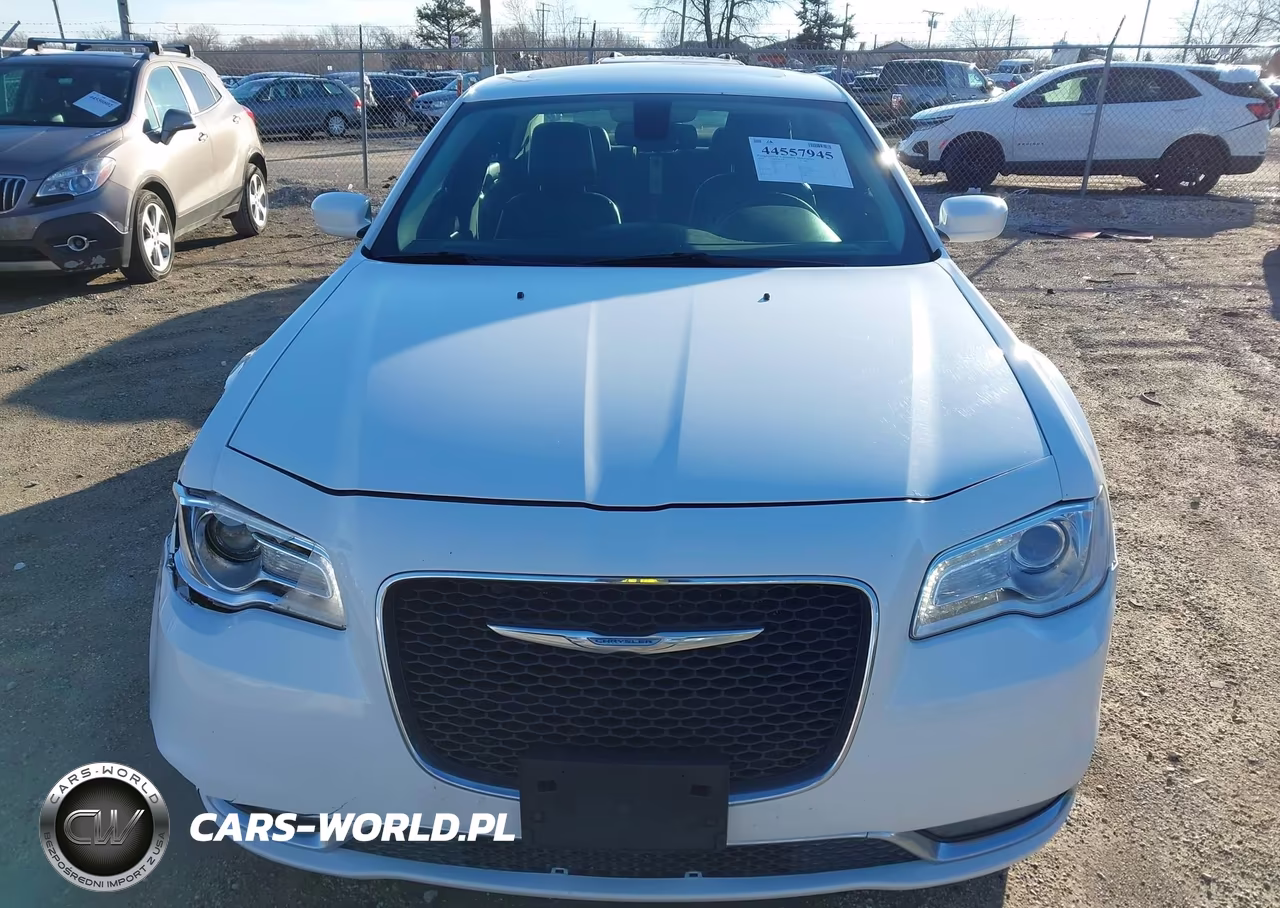 2016 Chrysler 300 Touring VIN:2C3CCARGXGH262712 - 12