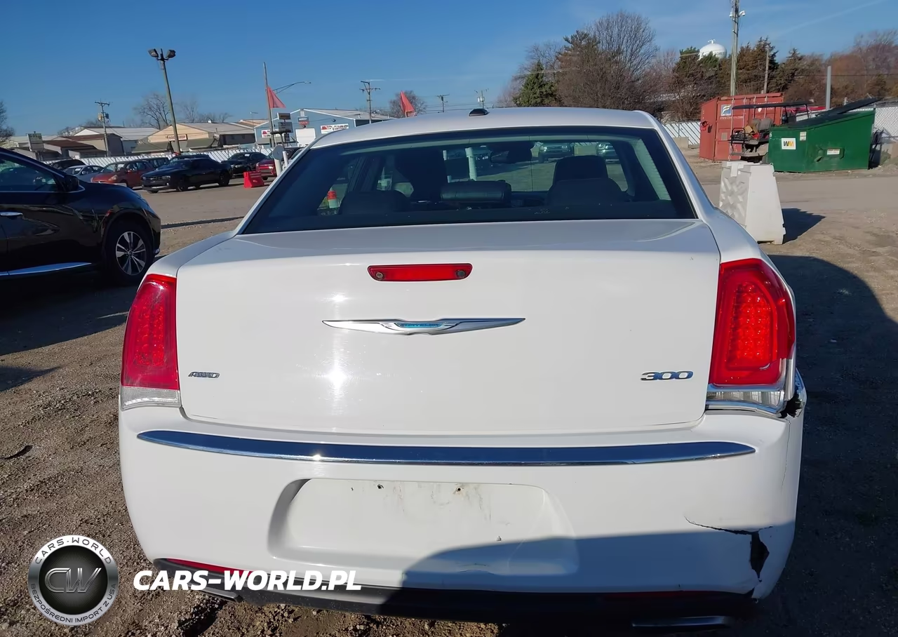 2016 Chrysler 300 Touring VIN:2C3CCARGXGH262712 - 16