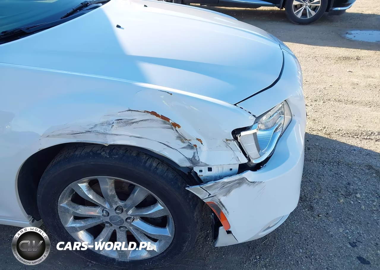 2016 Chrysler 300 Touring VIN:2C3CCARGXGH262712 - 17