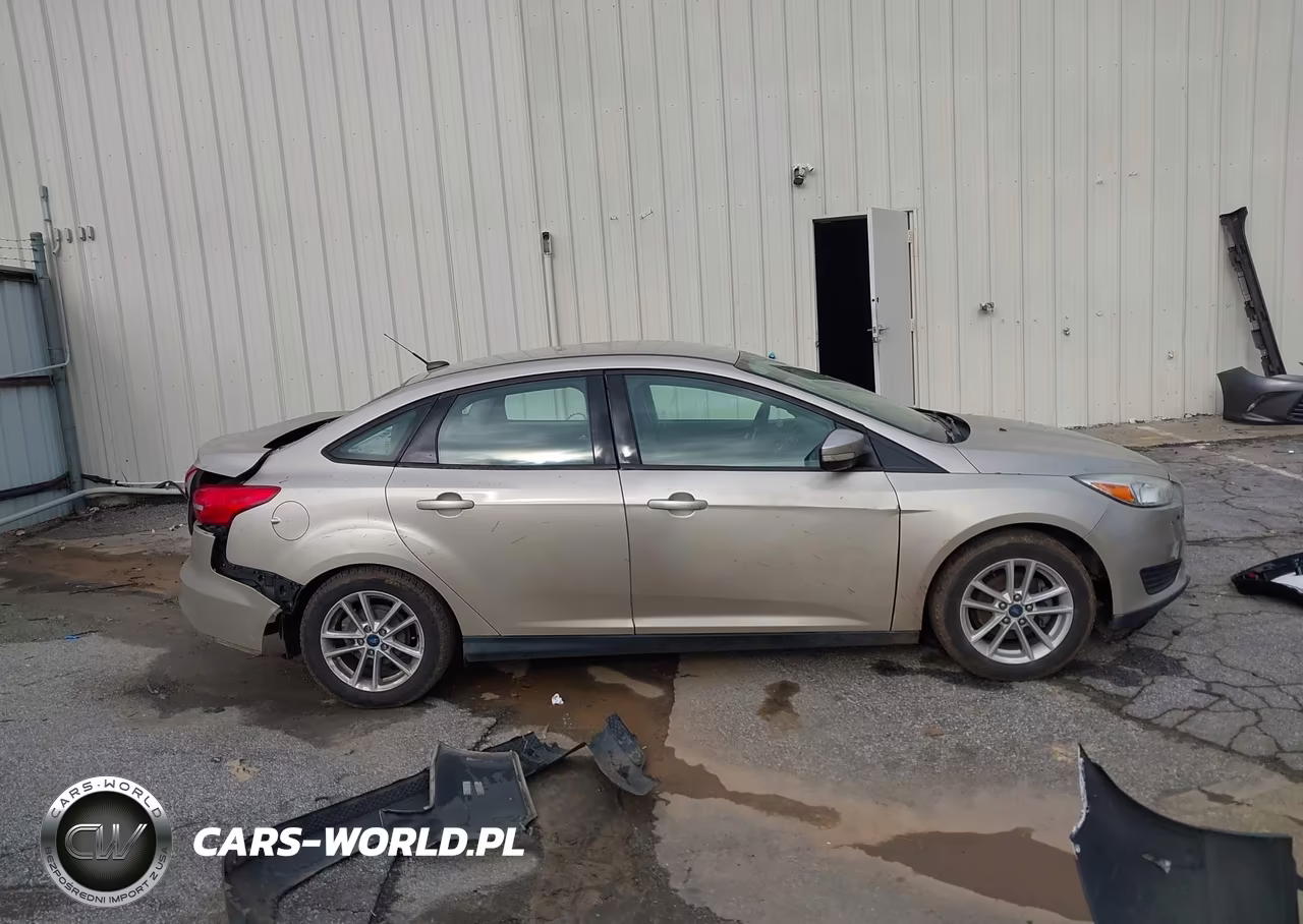 2017 Ford Focus Se VIN:1FADP3F28HL221028 - 13