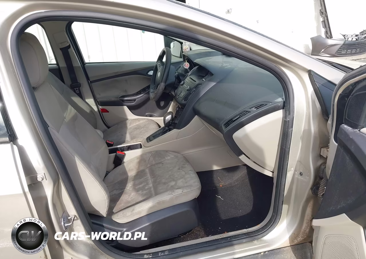 2017 Ford Focus Se VIN:1FADP3F28HL221028 - 5