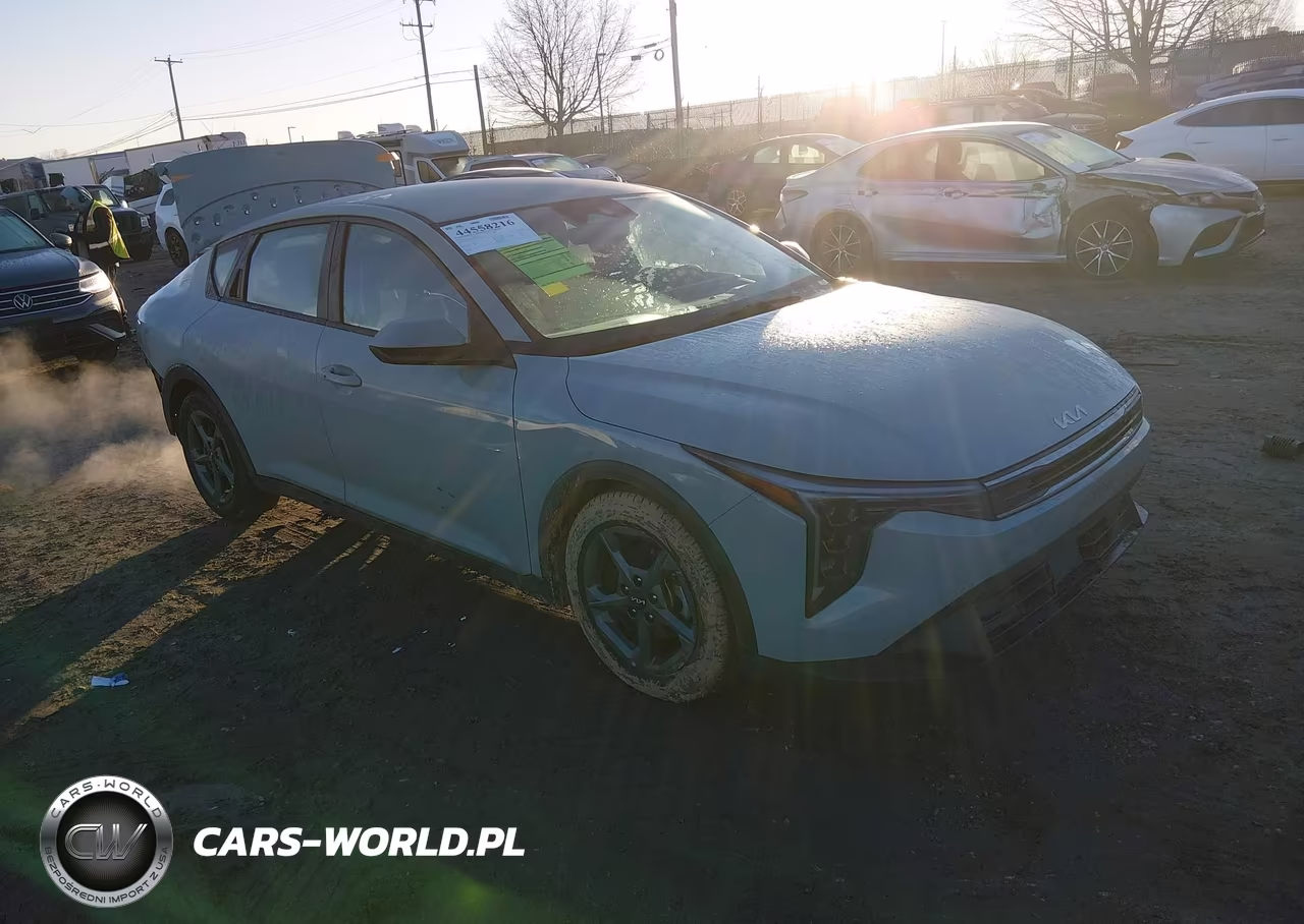 2025 Kia K4 Lxs – zdjęcie 1 z 16