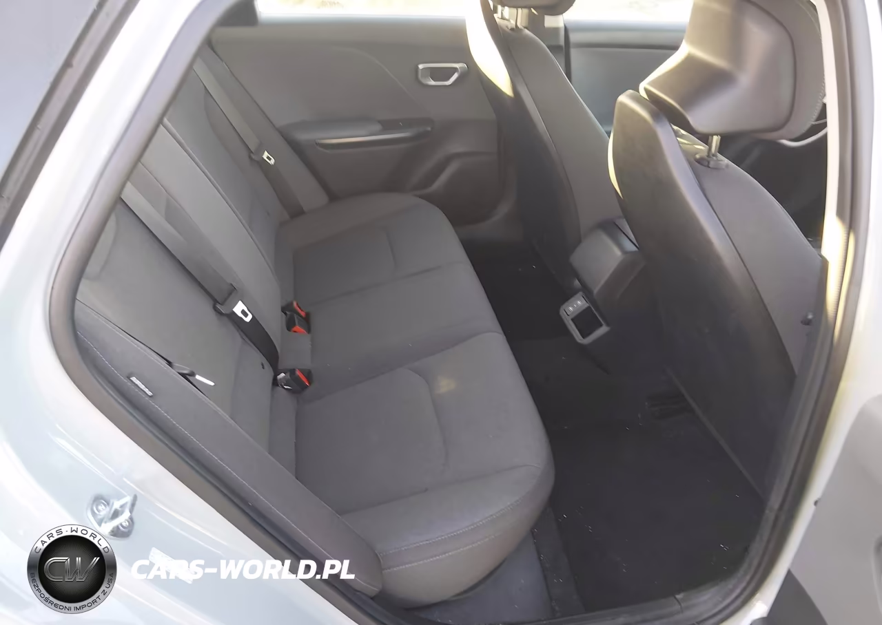 2025 Kia K4 Lxs VIN:3KPFT4DE2SE045823 - 8