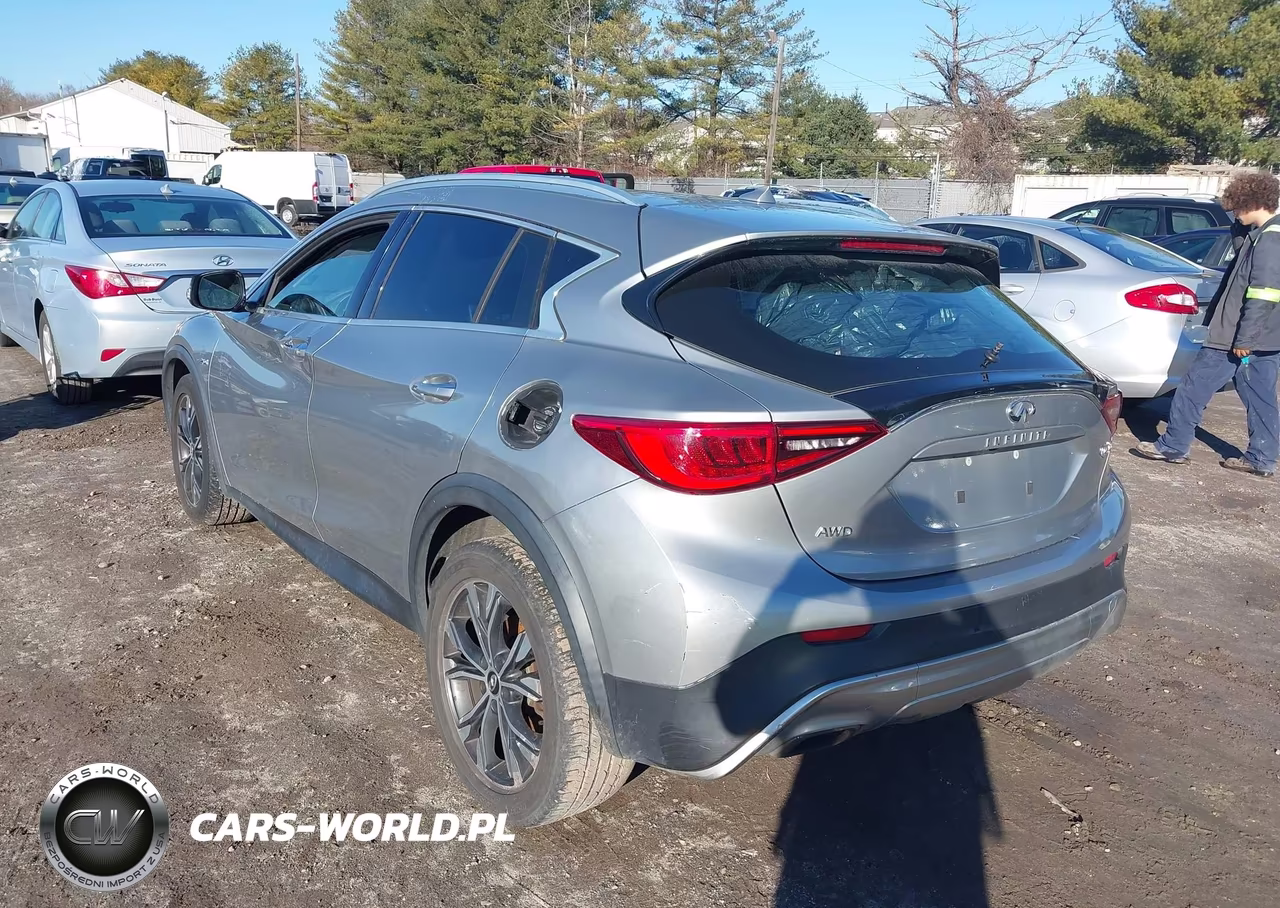 2018 Infiniti Qx30 Luxury VIN:SJKCH5CR9JA057075 - 3