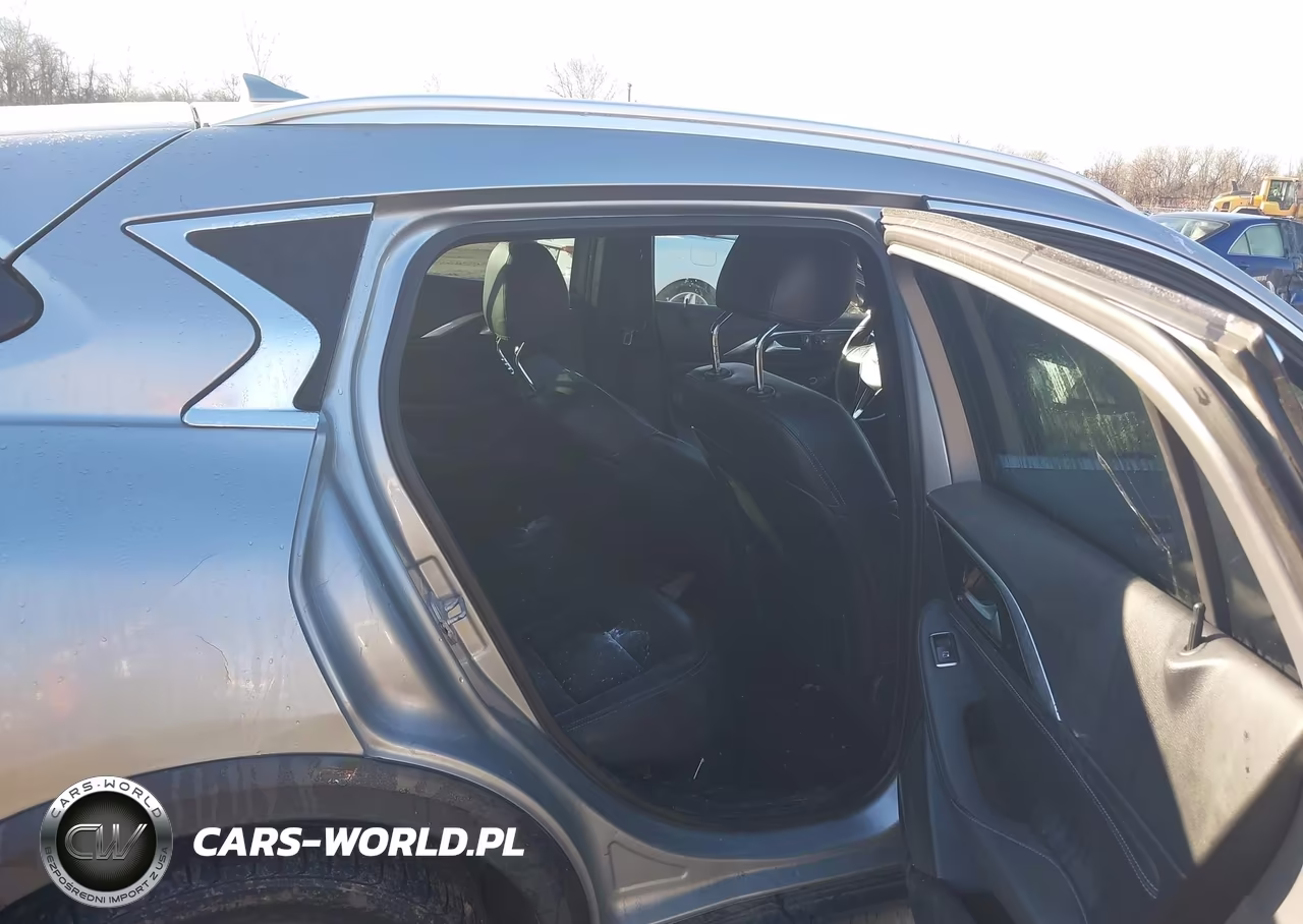 2018 Infiniti Qx30 Luxury VIN:SJKCH5CR9JA057075 - 8