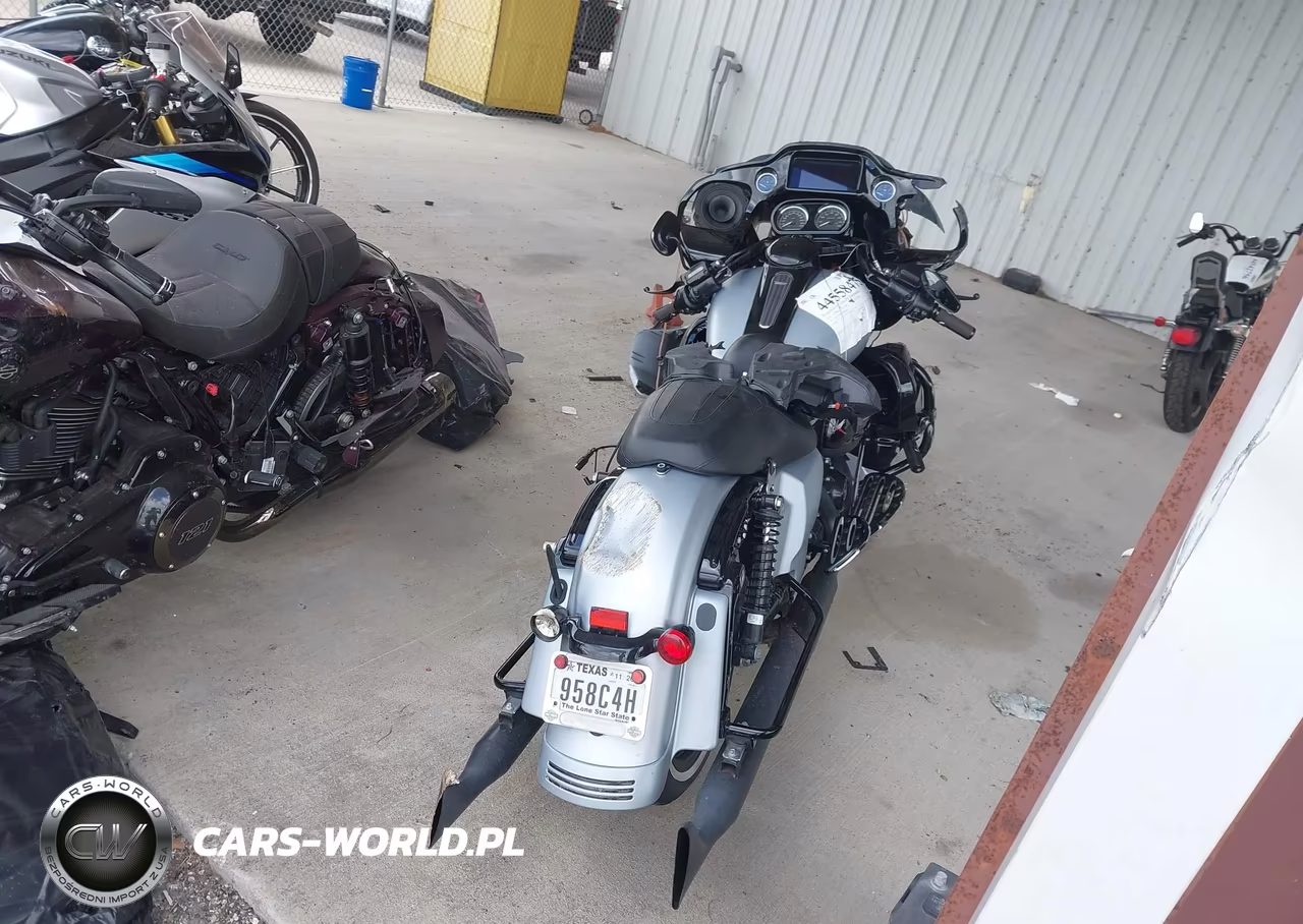 2020 Harley-Davidson Fltrxs VIN:1HD1KTP16LB606196 - 4