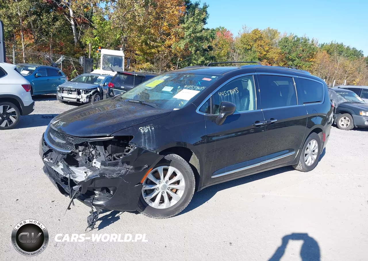 2020 Chrysler Pacifica Touring L VIN:2C4RC1BG3LR101395 - 2