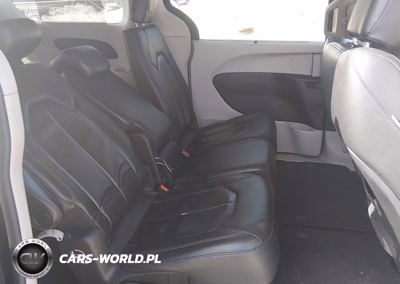 2020 Chrysler Pacifica Touring L VIN:2C4RC1BG3LR101395 - 8