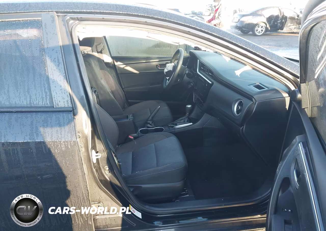 2017 Toyota Corolla Le VIN:2T1BURHE8HC914824 - 5