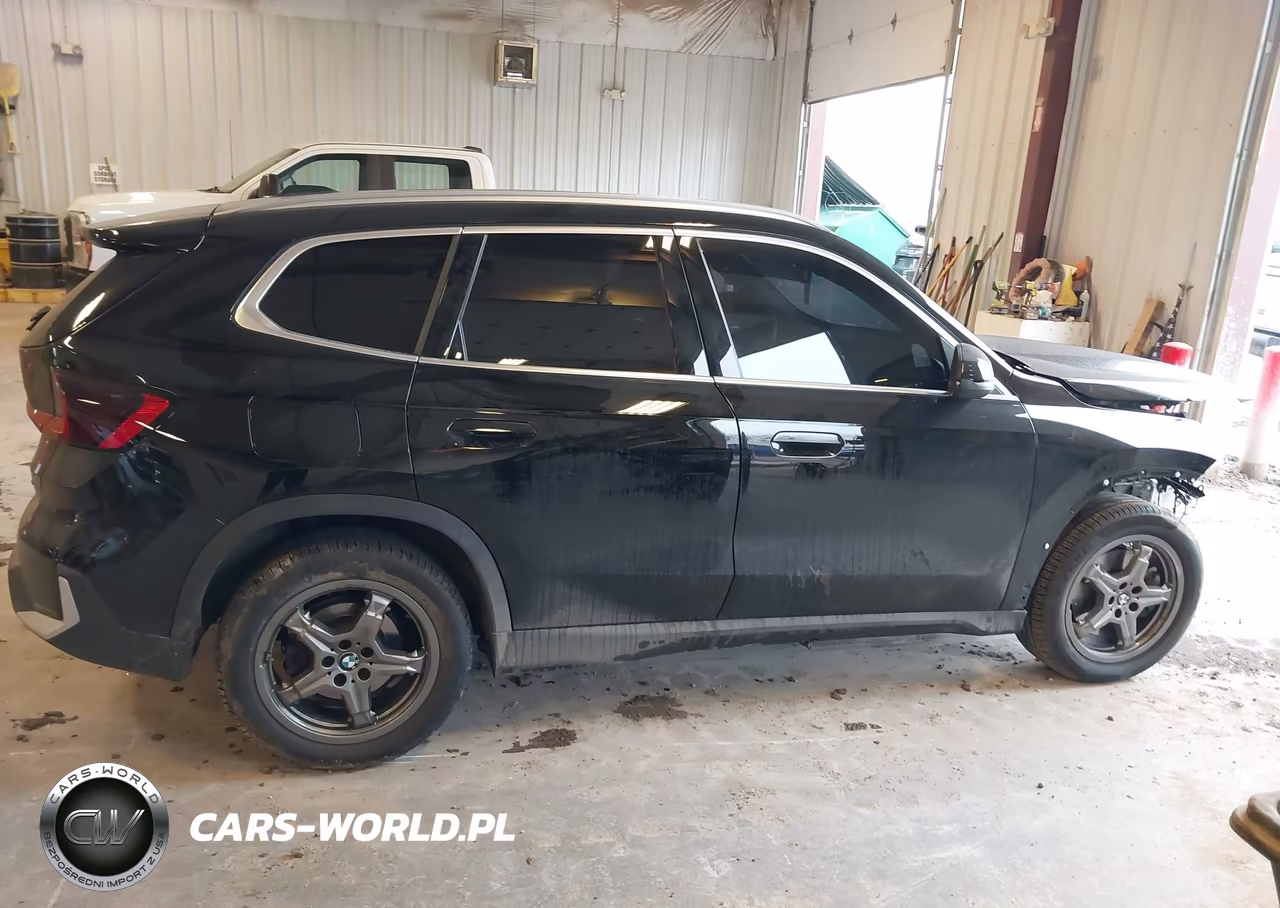 2023 BMW X1 xDrive28I VIN:WBX73EF07P5Y05648 - 13