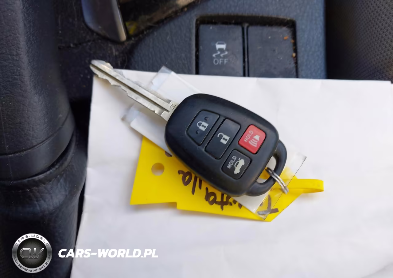 2015 Toyota Corolla Le VIN:5YFBURHE4FP214943 - 11