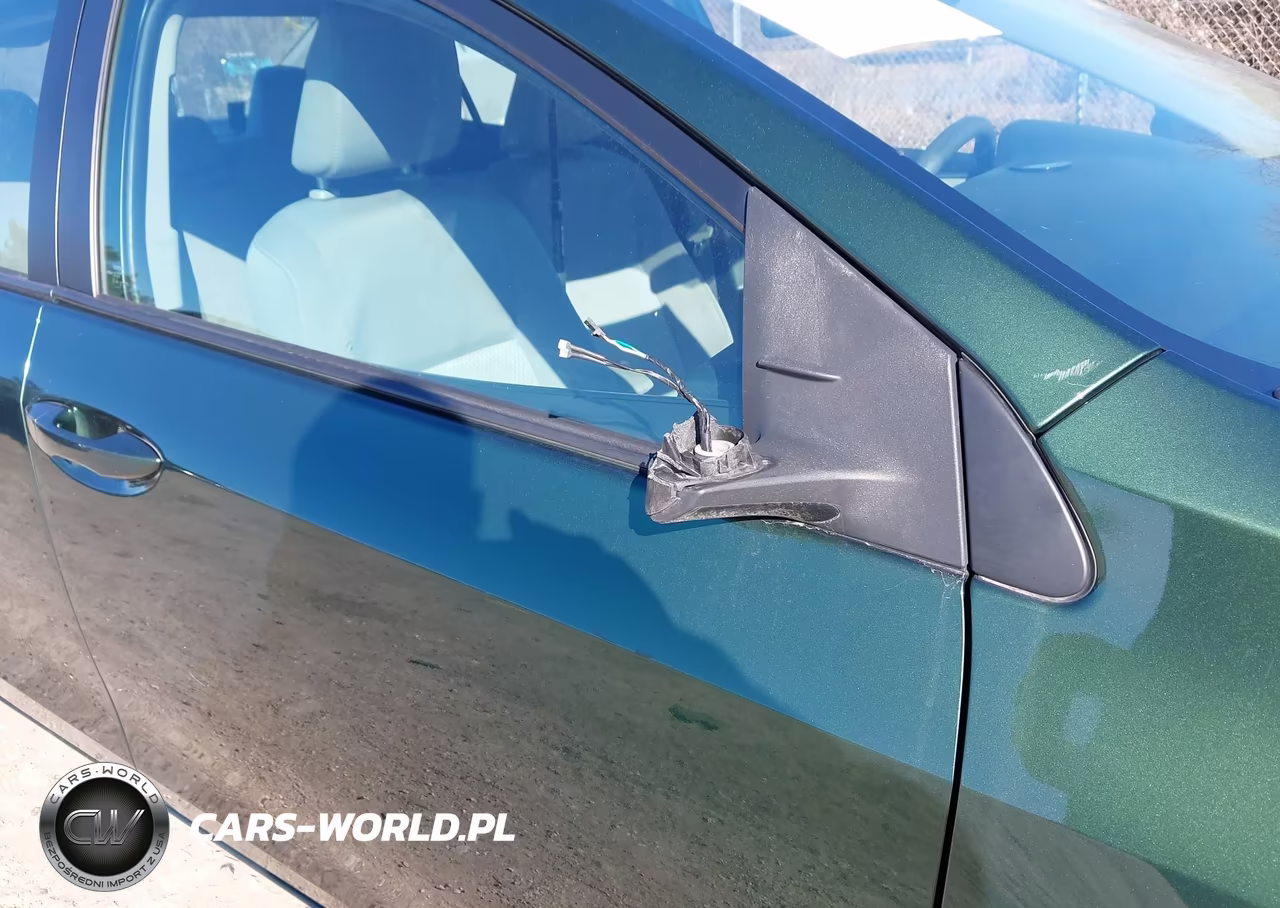2015 Toyota Corolla Le VIN:5YFBURHE4FP214943 - 17