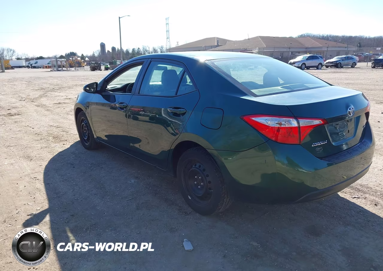 2015 Toyota Corolla Le VIN:5YFBURHE4FP214943 - 3