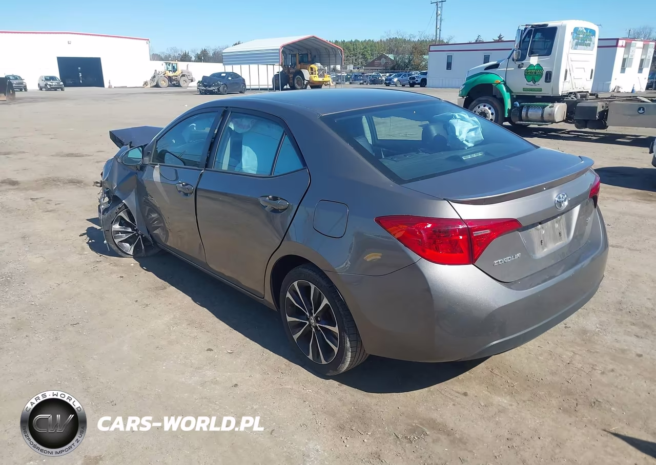 2018 Toyota Corolla Se VIN:2T1BURHE2JC979061 - 3