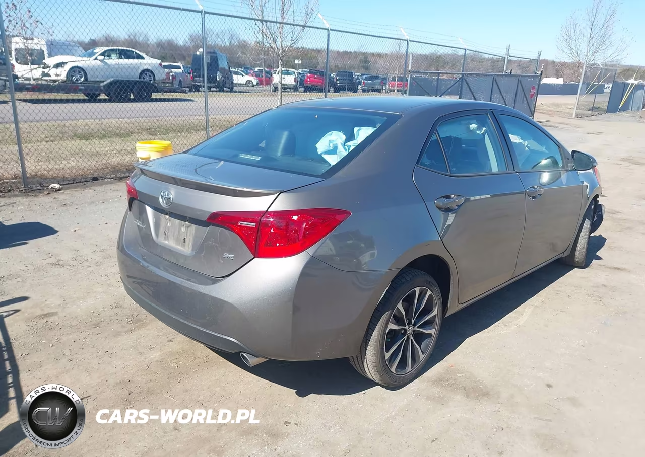 2018 Toyota Corolla Se VIN:2T1BURHE2JC979061 - 4
