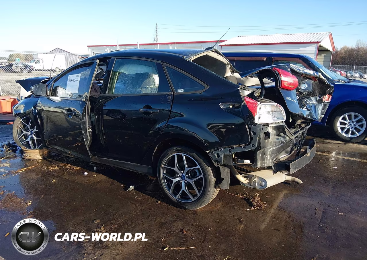 2017 Ford Focus Se VIN:1FADP3FE3HL317420 - 3