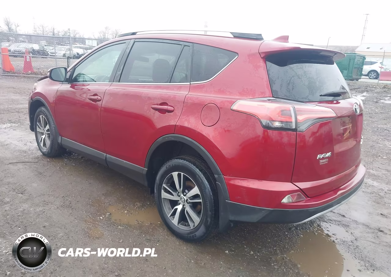 2018 Toyota Rav4 Xle VIN:2T3RFREV9JW833999 - 3